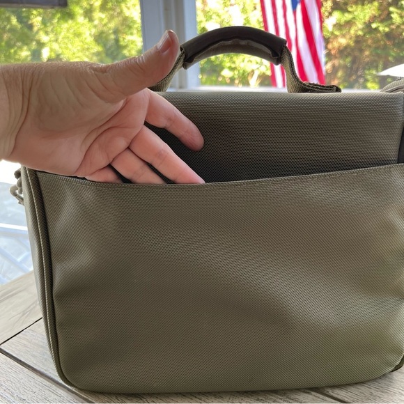 Briggs & Riley Baseline 1126 Essential Carry On Olive Green Duffle Bag - Picture 4 of 16